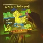 Pizarra Mágica Led con Marcadores y Soporte